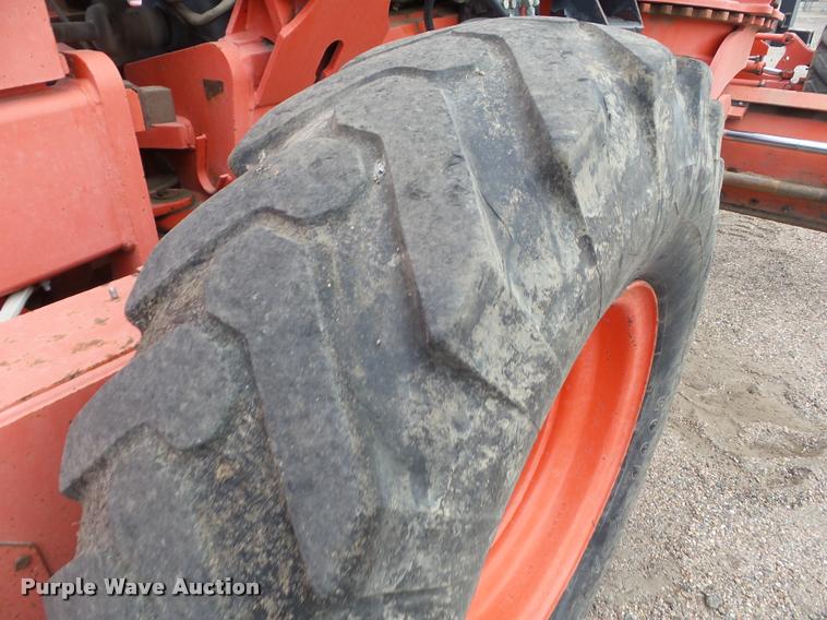 image for item DA4535 2000 Champion 710A Series 6 motor grader