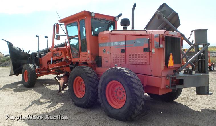 image for item DA4538 2000 Champion 710A Series 6 motor grader