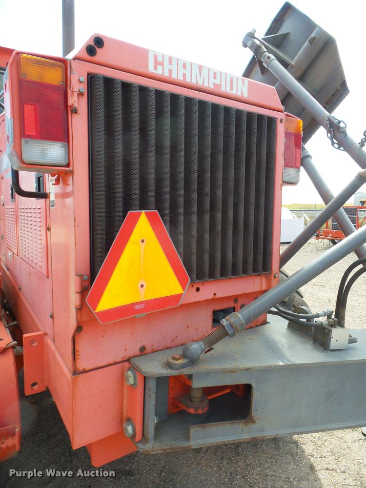 image for item DA4538 2000 Champion 710A Series 6 motor grader