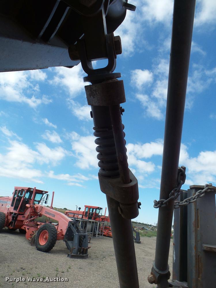 image for item DA4538 2000 Champion 710A Series 6 motor grader