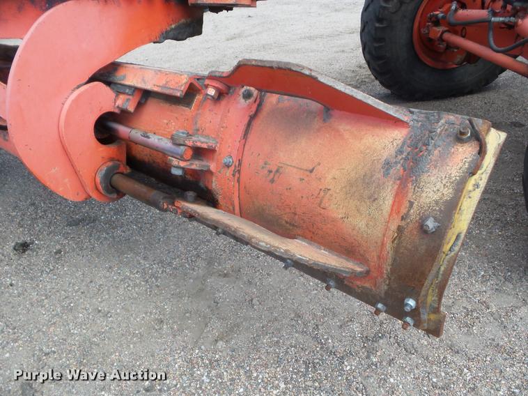 image for item DA4538 2000 Champion 710A Series 6 motor grader