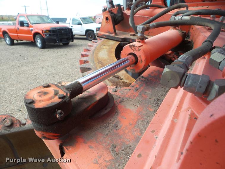 image for item DA4538 2000 Champion 710A Series 6 motor grader