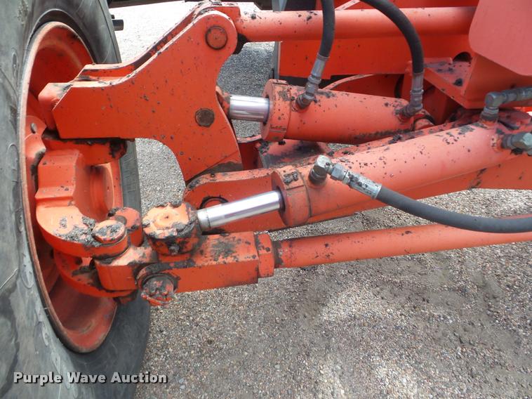 image for item DA4538 2000 Champion 710A Series 6 motor grader