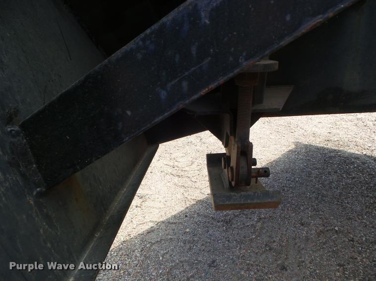 image for item DA4538 2000 Champion 710A Series 6 motor grader