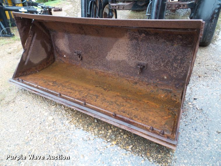 image for item J4772 2003 New Holland TS100 tractor