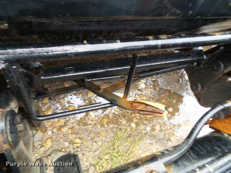 image for item J4772 2003 New Holland TS100 tractor