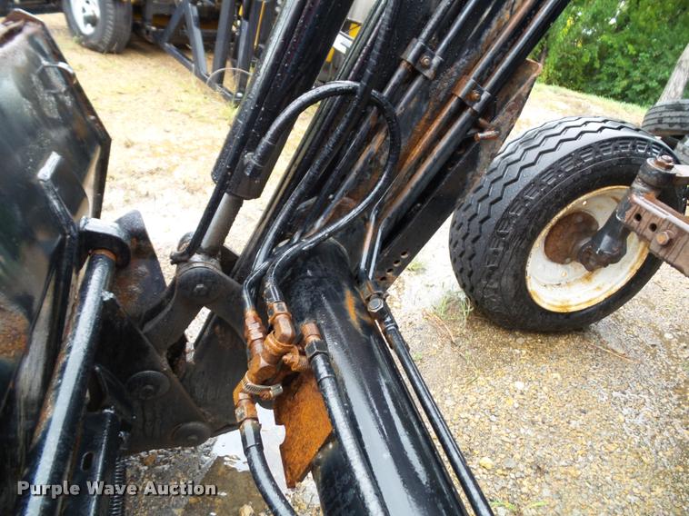 image for item J4772 2003 New Holland TS100 tractor