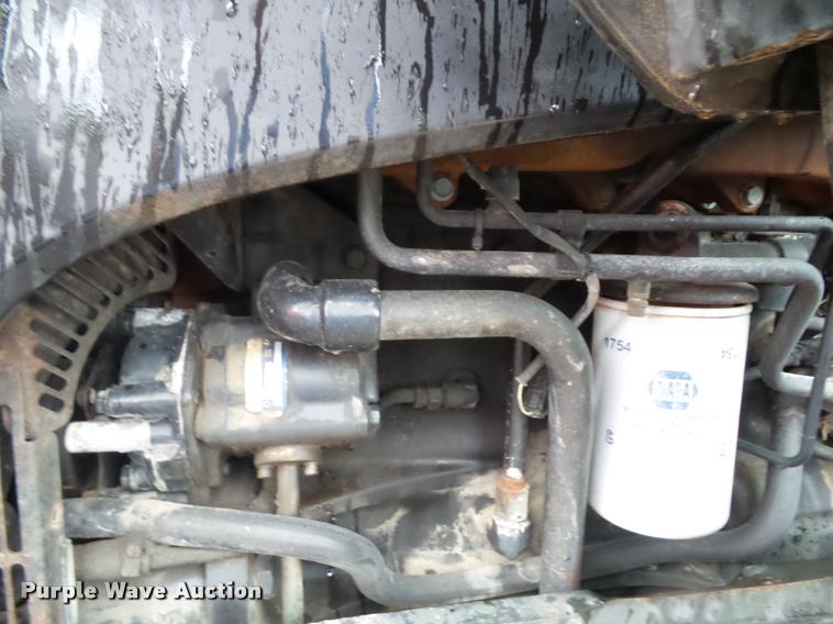 image for item J4772 2003 New Holland TS100 tractor