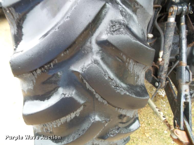 image for item J4772 2003 New Holland TS100 tractor