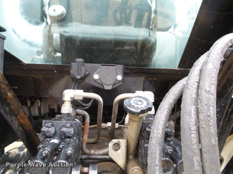 image for item J4772 2003 New Holland TS100 tractor