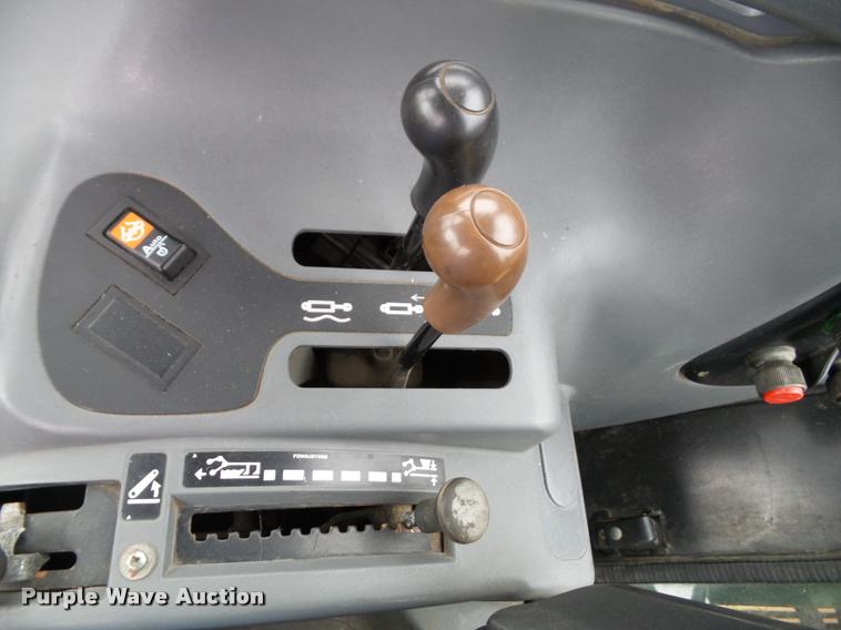 image for item J4772 2003 New Holland TS100 tractor