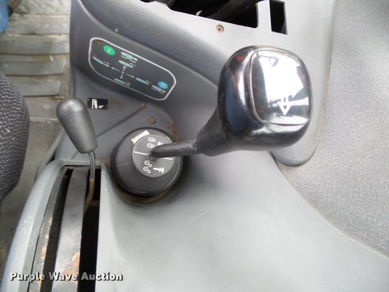 image for item J4772 2003 New Holland TS100 tractor