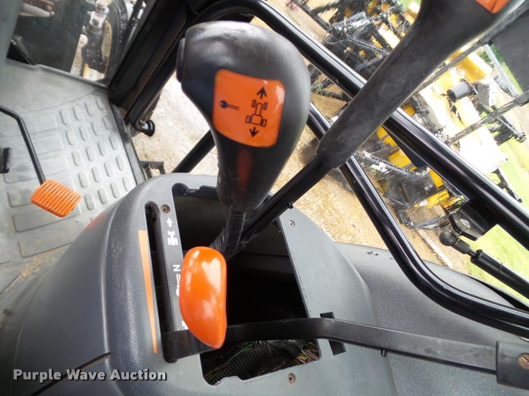 image for item J4772 2003 New Holland TS100 tractor