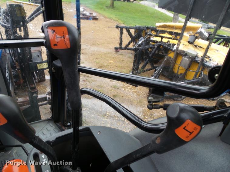 image for item J4772 2003 New Holland TS100 tractor