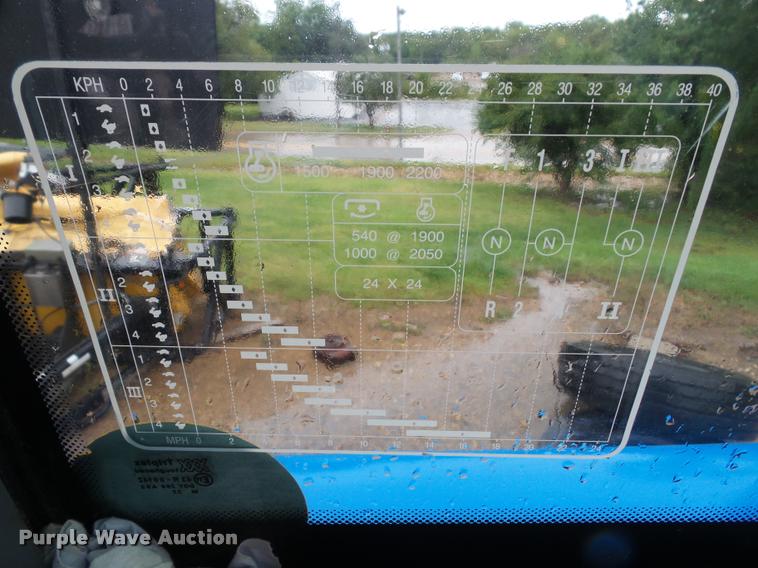 image for item J4772 2003 New Holland TS100 tractor