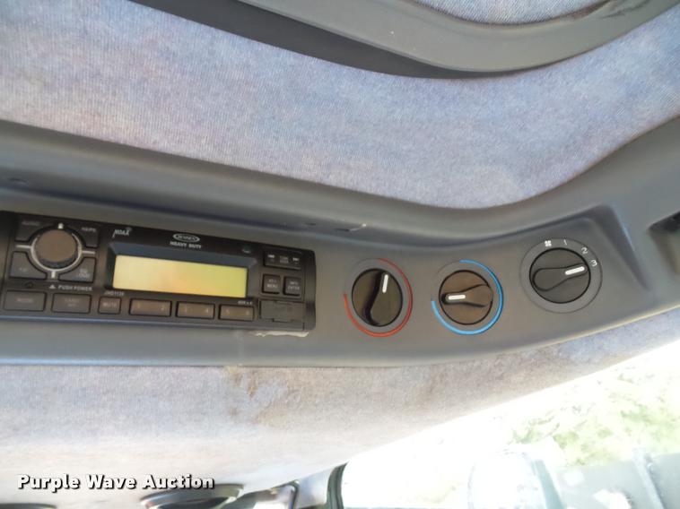 image for item J4772 2003 New Holland TS100 tractor