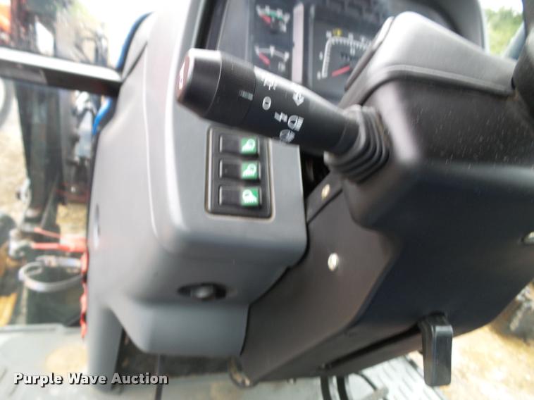 image for item J4772 2003 New Holland TS100 tractor