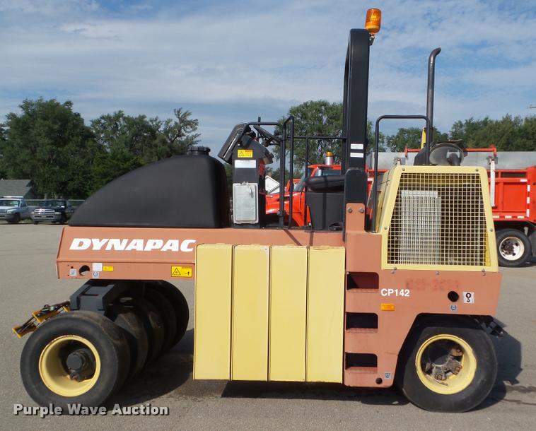 image for item J5082 2004 Dynapac CP142 pneumatic roller