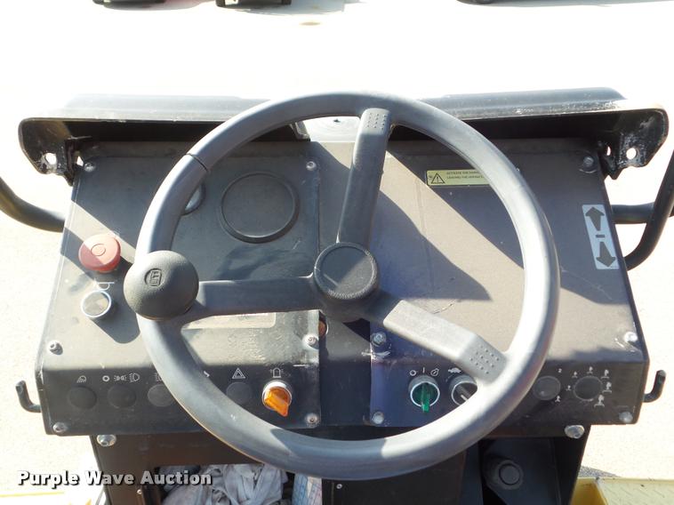 image for item J5082 2004 Dynapac CP142 pneumatic roller