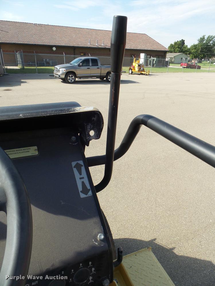 image for item J5082 2004 Dynapac CP142 pneumatic roller