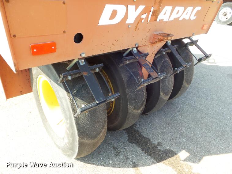 image for item J5082 2004 Dynapac CP142 pneumatic roller