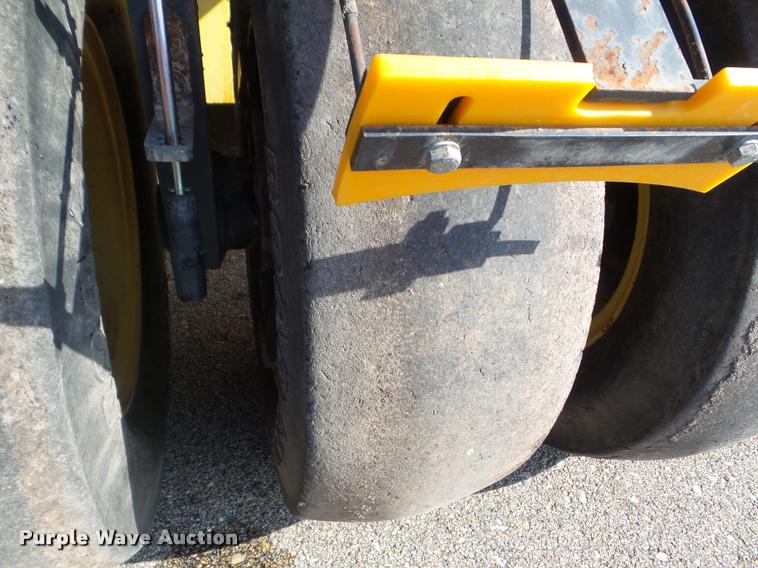 image for item J5082 2004 Dynapac CP142 pneumatic roller