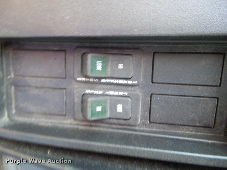 image for item J5083 1993 International 4800 digger derrick truck