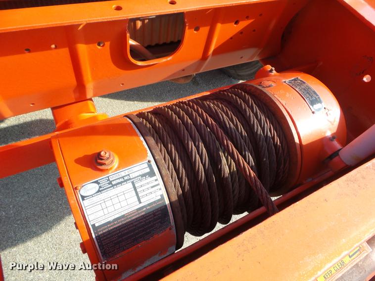 image for item J5083 1993 International 4800 digger derrick truck