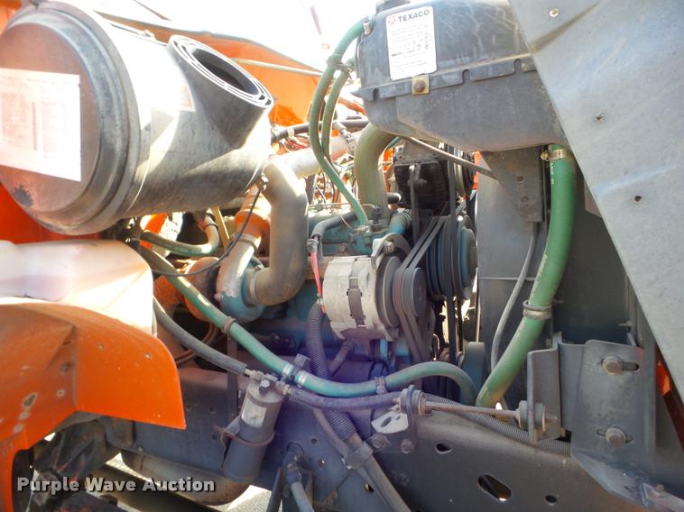 image for item J5083 1993 International 4800 digger derrick truck