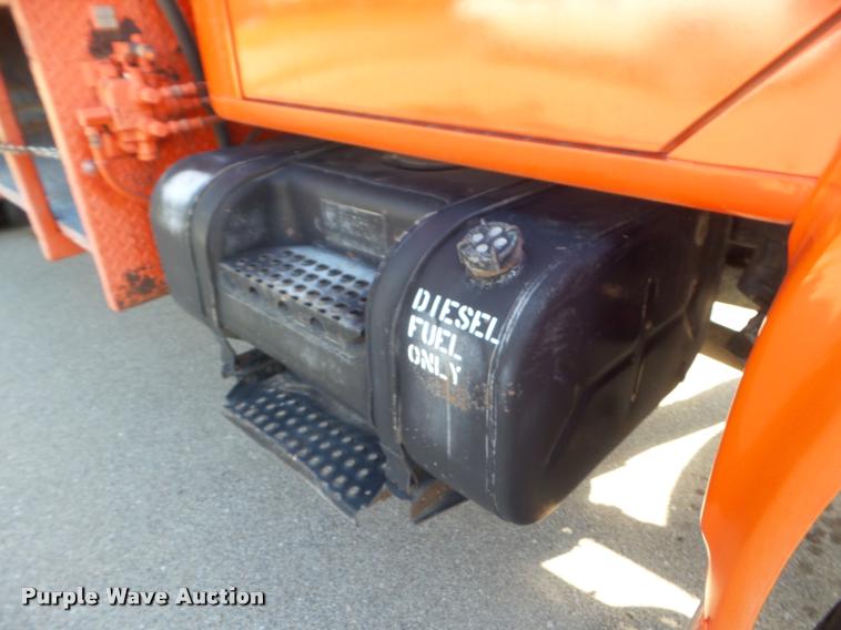 image for item J5083 1993 International 4800 digger derrick truck