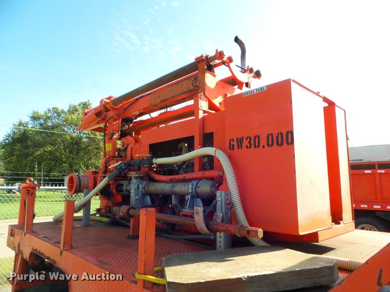 image for item J5083 1993 International 4800 digger derrick truck