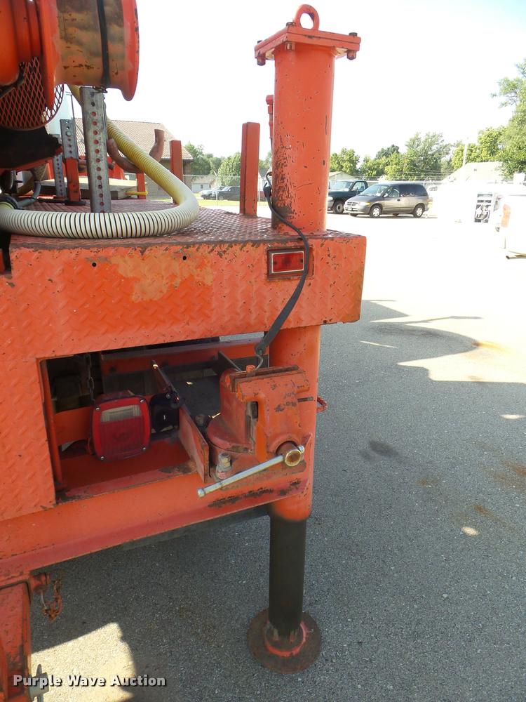 image for item J5083 1993 International 4800 digger derrick truck