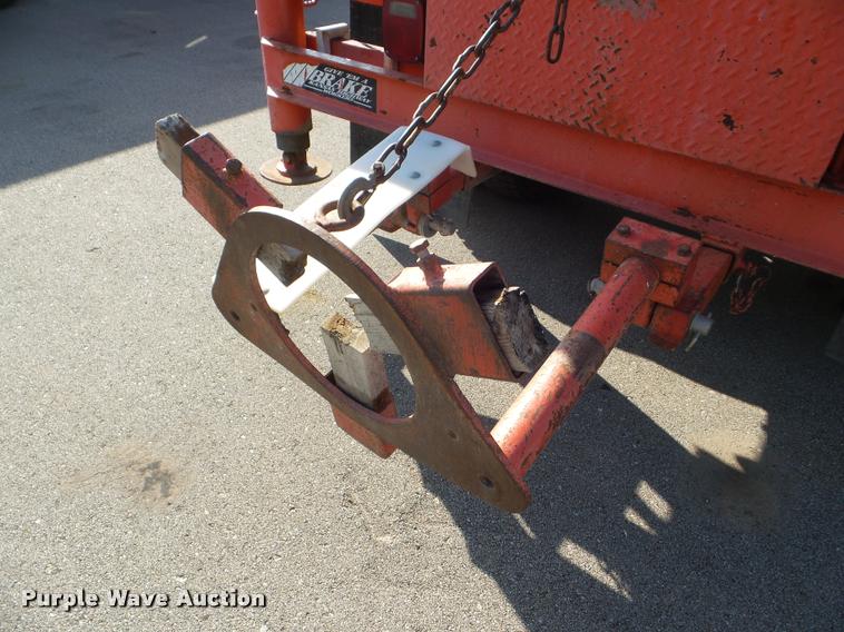 image for item J5083 1993 International 4800 digger derrick truck