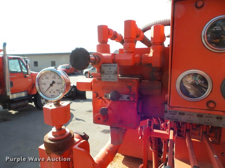 image for item J5083 1993 International 4800 digger derrick truck