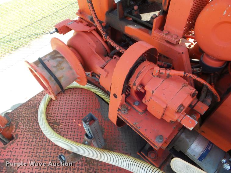 image for item J5083 1993 International 4800 digger derrick truck