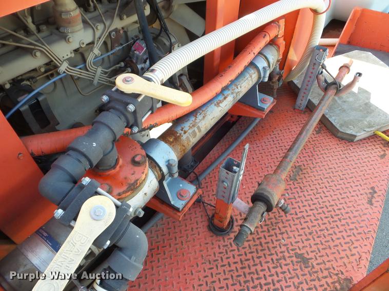 image for item J5083 1993 International 4800 digger derrick truck