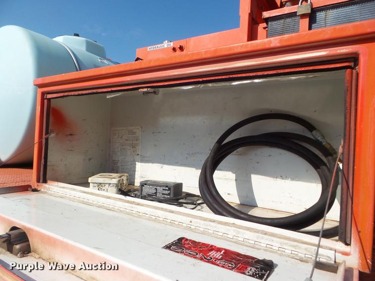 image for item J5083 1993 International 4800 digger derrick truck