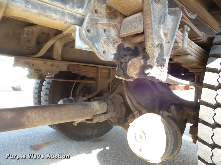 image for item J5083 1993 International 4800 digger derrick truck