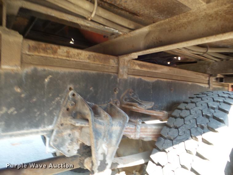 image for item J5083 1993 International 4800 digger derrick truck