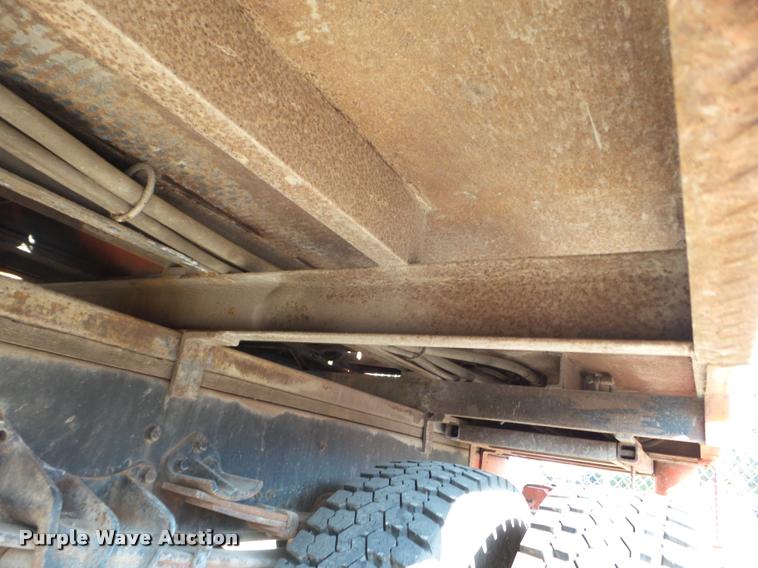 image for item J5083 1993 International 4800 digger derrick truck