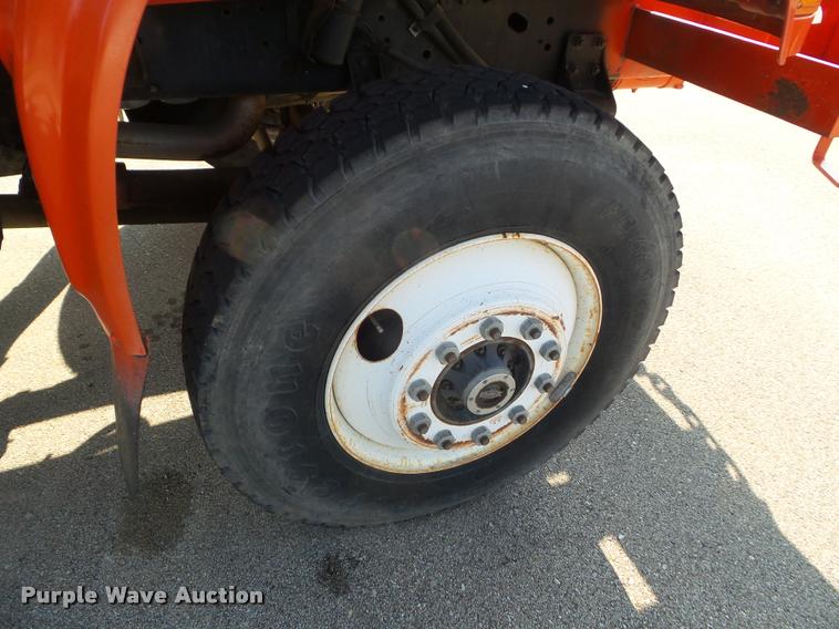 image for item J5083 1993 International 4800 digger derrick truck