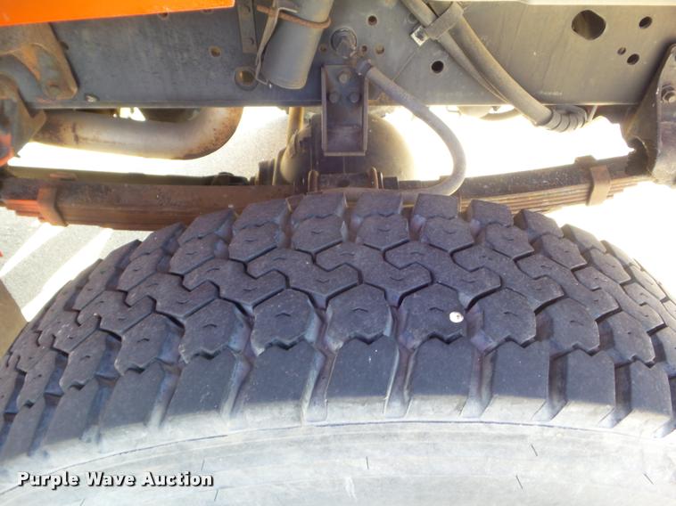 image for item J5083 1993 International 4800 digger derrick truck