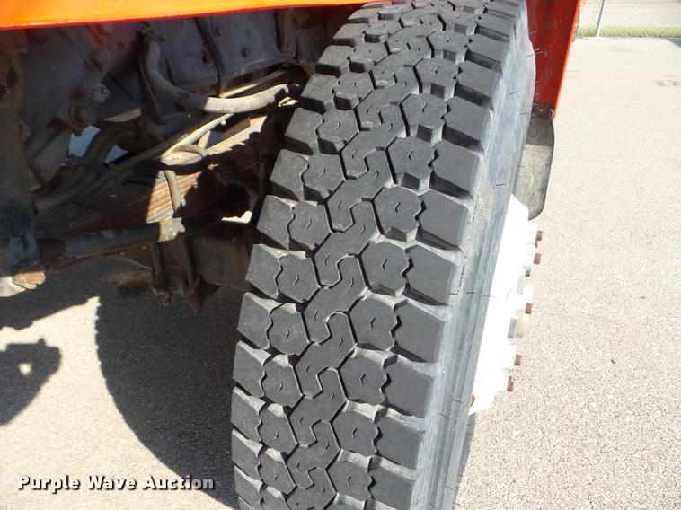 image for item J5083 1993 International 4800 digger derrick truck