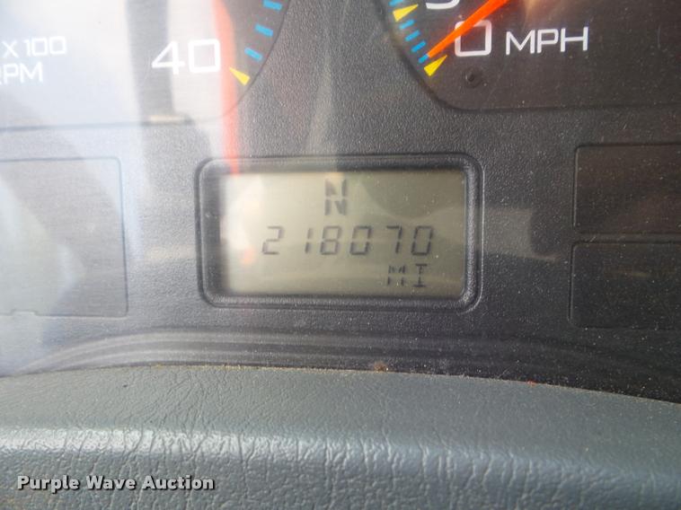 image for item J5084 2003 International 7500 dump truck