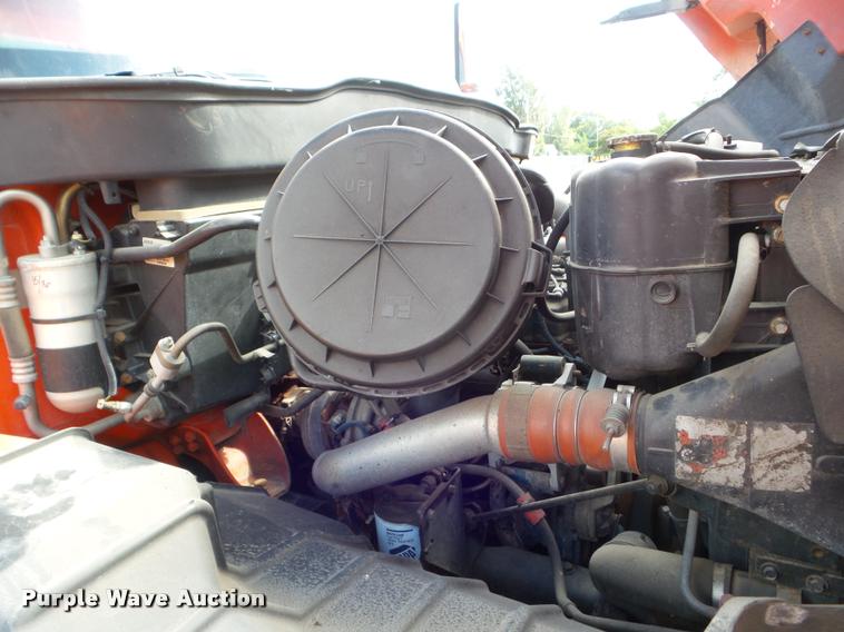 image for item J5084 2003 International 7500 dump truck