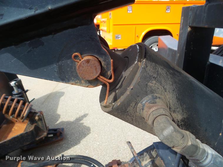 image for item J5084 2003 International 7500 dump truck