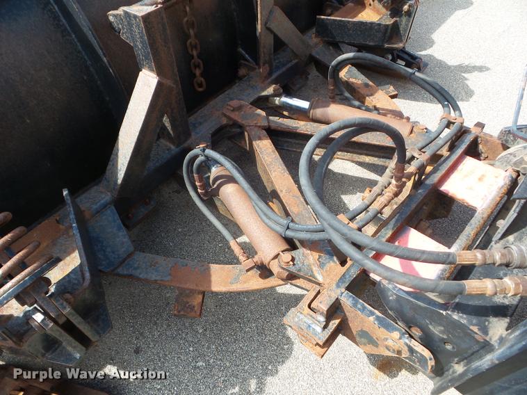 image for item J5084 2003 International 7500 dump truck