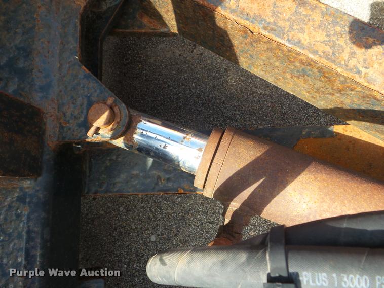 image for item J5084 2003 International 7500 dump truck