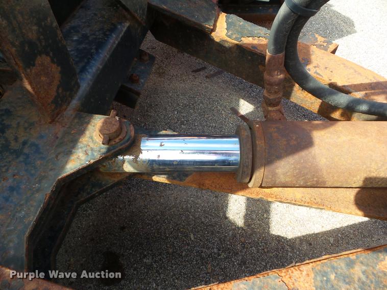 image for item J5084 2003 International 7500 dump truck