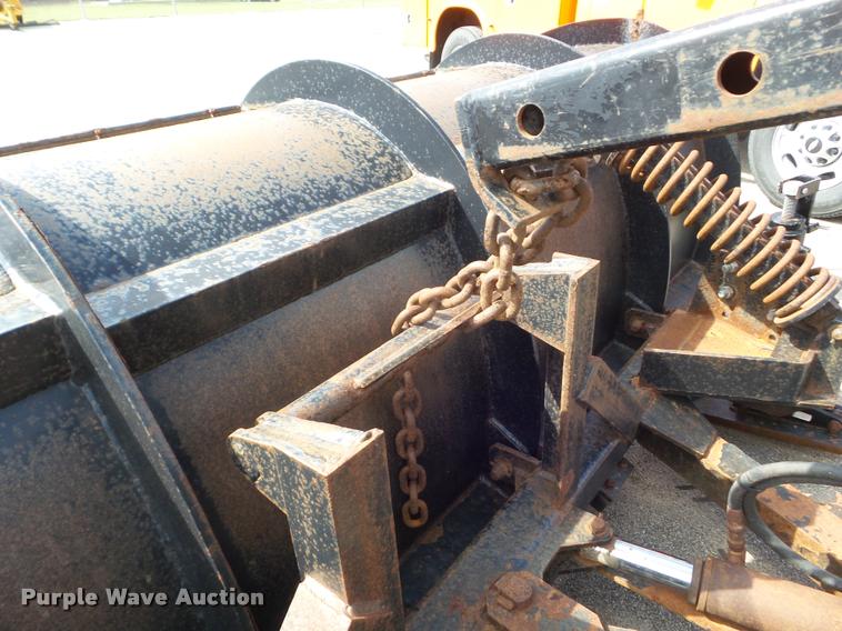 image for item J5084 2003 International 7500 dump truck